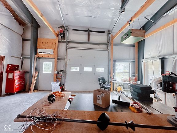 5th image of 7796 N Meridian Rd