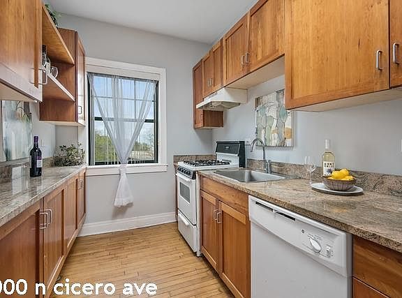 2nd image of 6000 N Cicero Ave #721