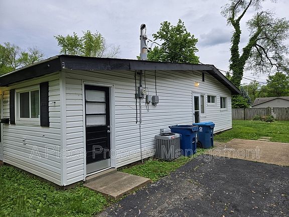 3rd image of 8322 Woodhurst Dr