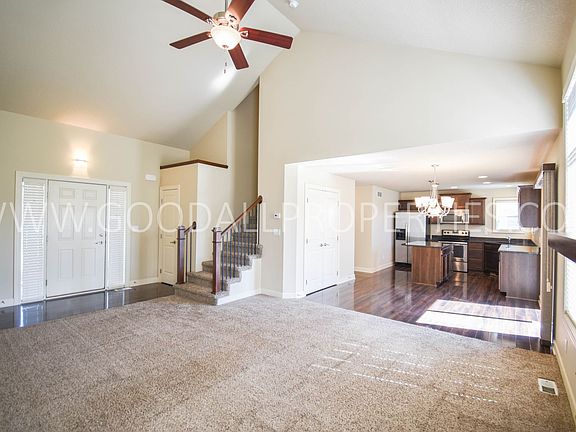 5th image of 1420 SE Oxford Dr