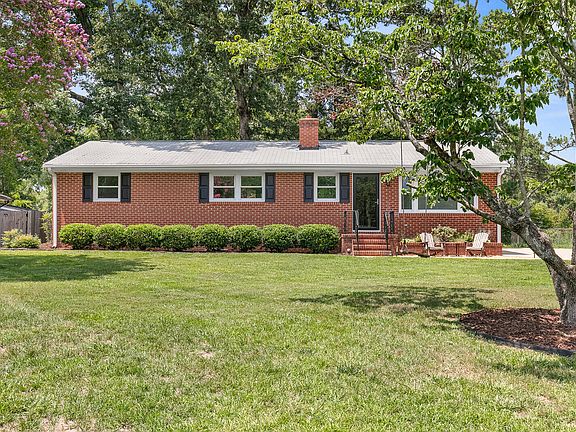 3rd image of 224 Faison Dr