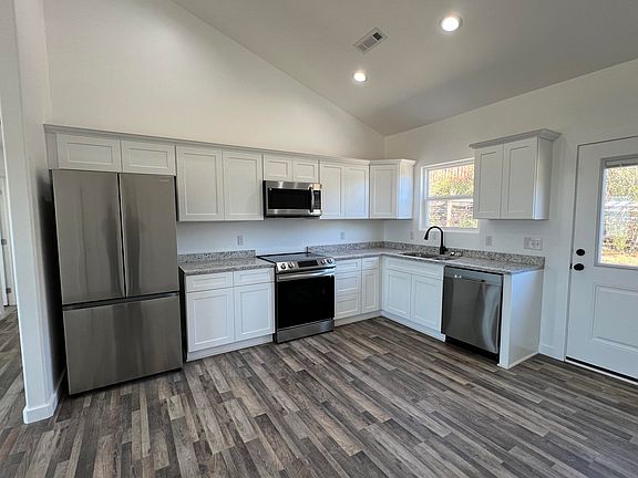 5th image of 138 Owens Ln