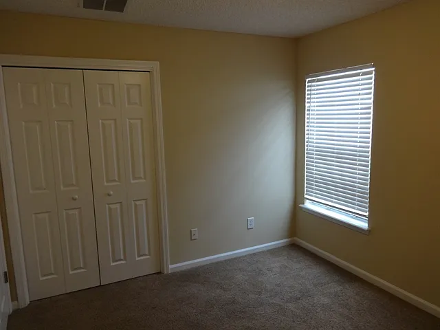1512 Ashleigh St — Photo 10