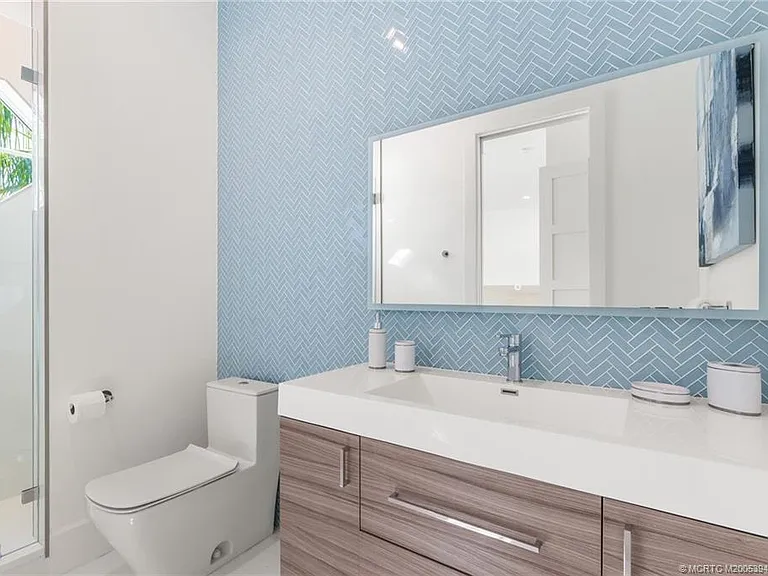55 SE Seminole St #1-A — Photo 40