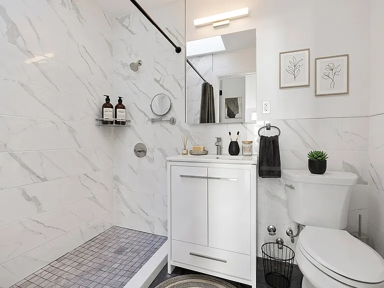 226 W 79th St #2F — Photo 4