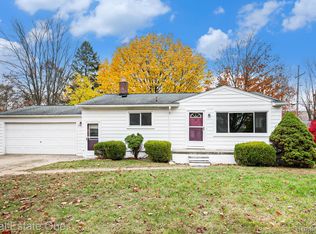 1620 Irwin Dr, Waterford, MI 48327