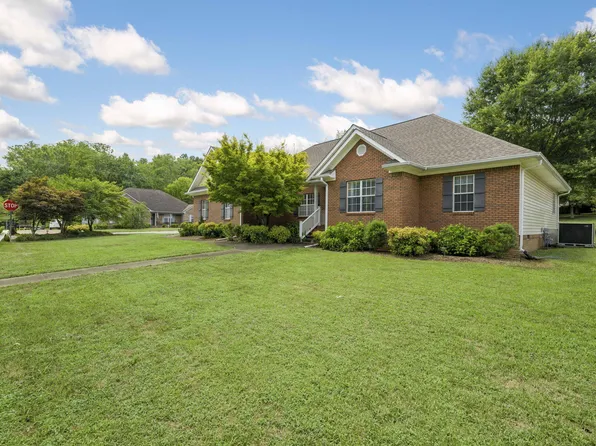 301 Knoll Creek Cir, Chattanooga, TN 37415