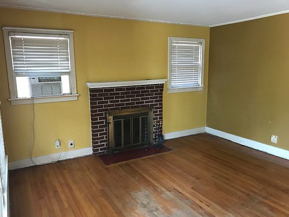 2nd image of 32 Arlington Dr