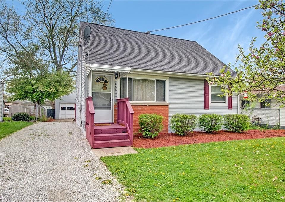 1st image of 546 High Grove Blvd