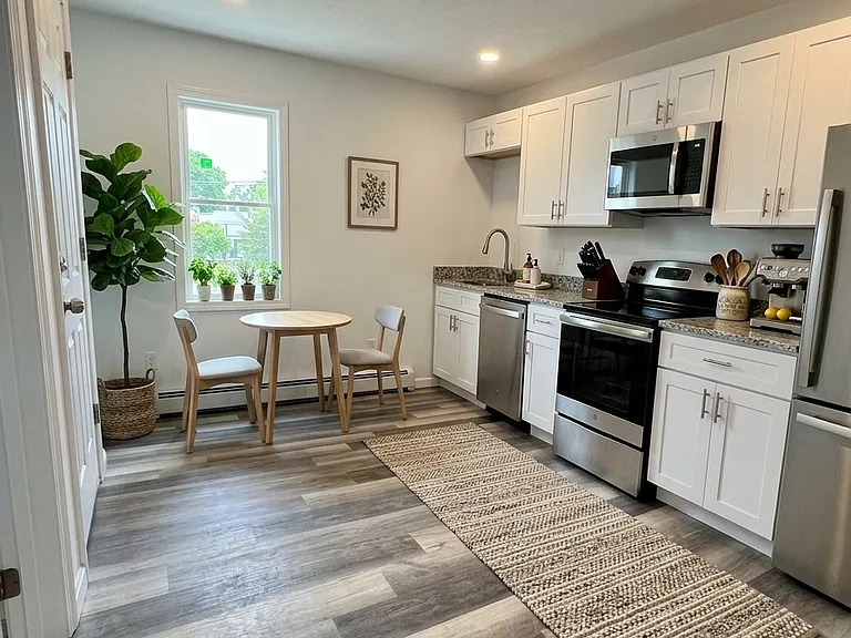 73 Brookside Ave #C — Photo 4
