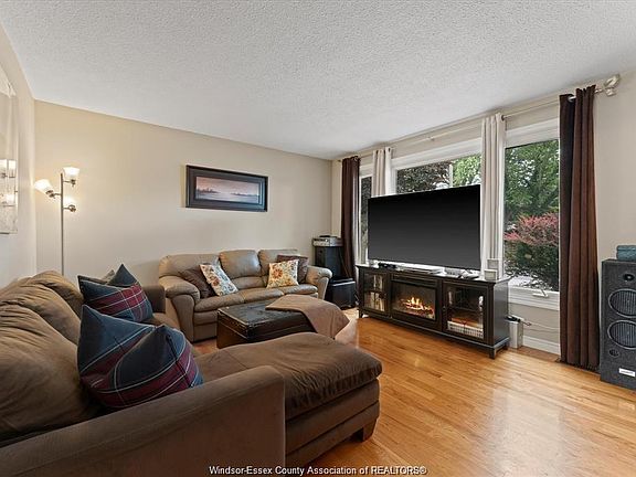 4th image of 3285 Rosebriar Rd