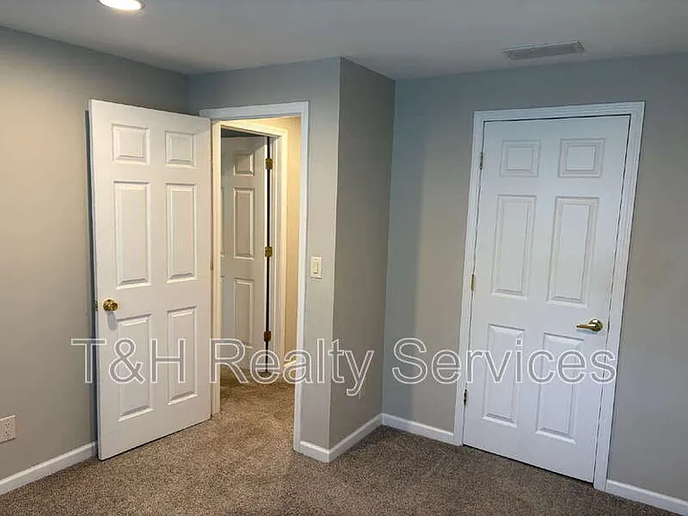 5202 Patterson St — Photo 14