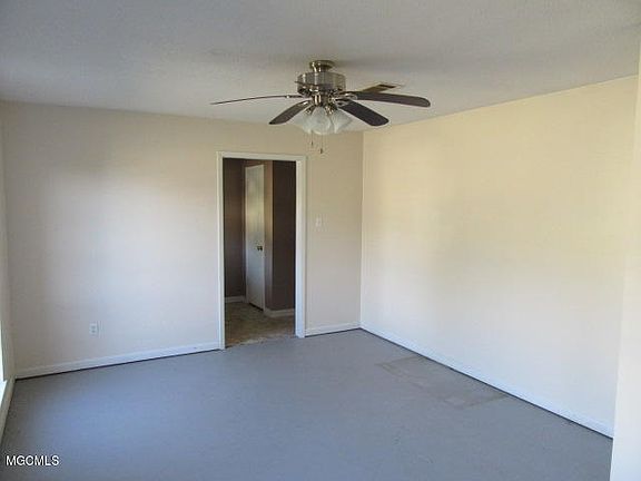 4th image of 3304 Parliament Dr