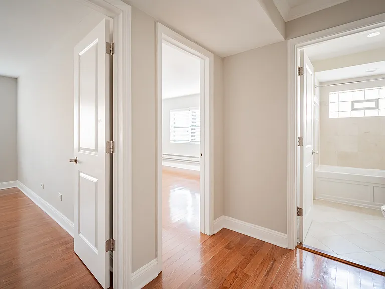 Bedrooms & Bathroom Entries - #101
