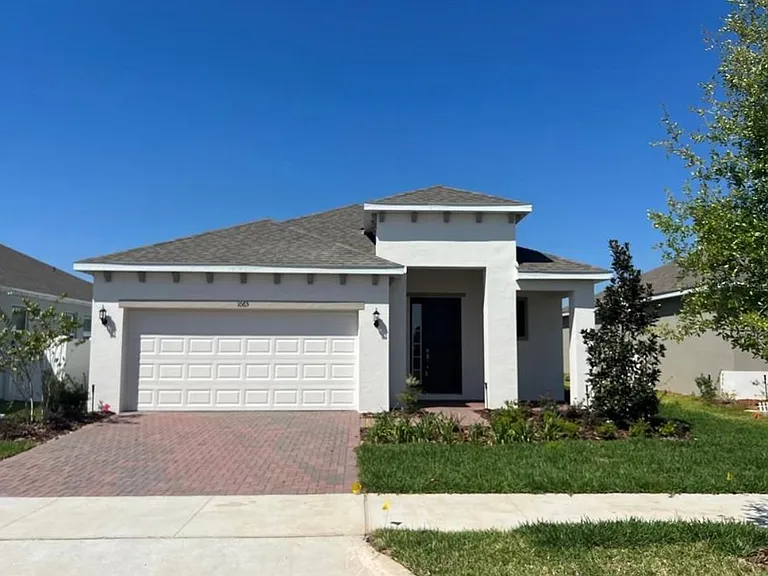 1065 Hendon Loop — Photo 1