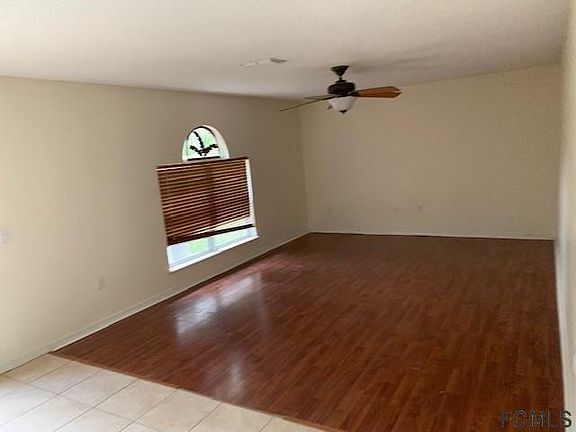 2nd image of 12 Poinsettia Ln