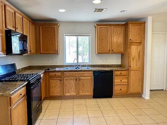 3rd image of 2818 Harlequin Ct