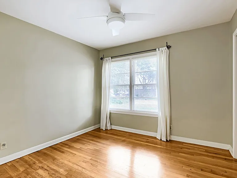 1402 Cullen Ave — Photo 18