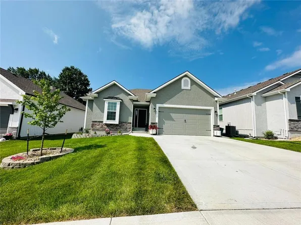 12464 Meadow Ln, Kansas City, KS 66109