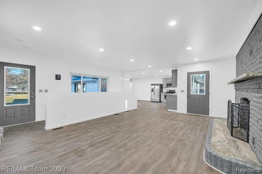 3 bed, 2.0 bath, 2886 sqft, $2,795 — Photo 4