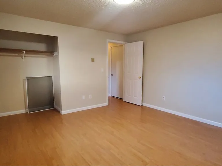 10047 Grove Rd SE — Photo 15