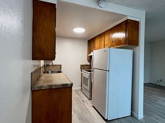 5th image of 1150 Edwards St #D