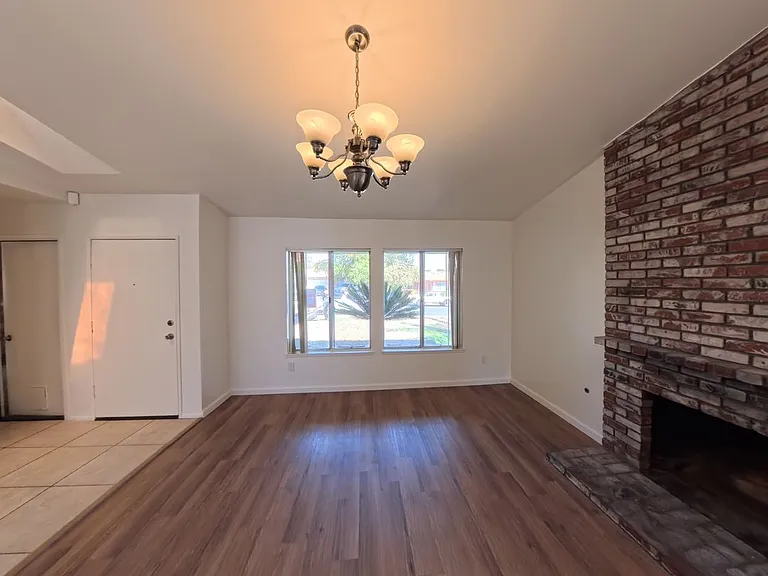 24052 Royale St — Photo 5