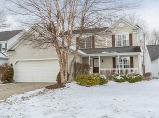 121 Cedar Gln, Chardon, OH 44024