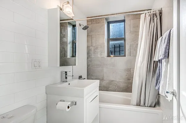 Rented by Anchor Associates | media 16