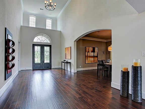4th image of 2 Chivary Oaks Ct