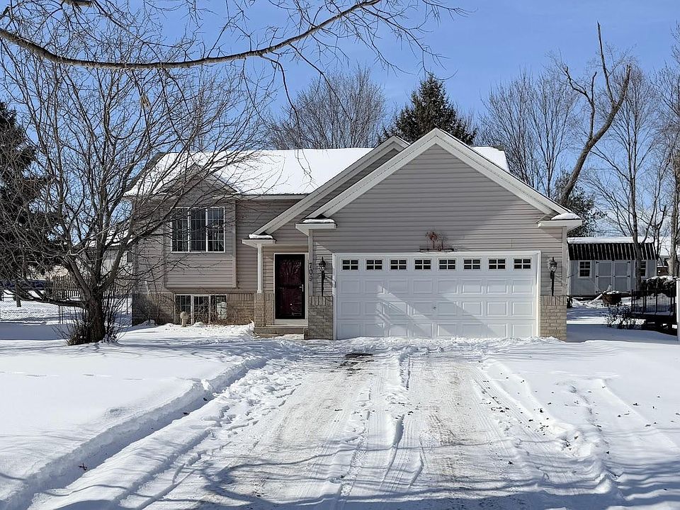 1st image of 709 Isanti Pkwy NW