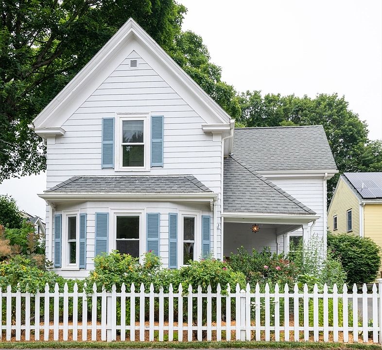 1st image of 121 Linden St