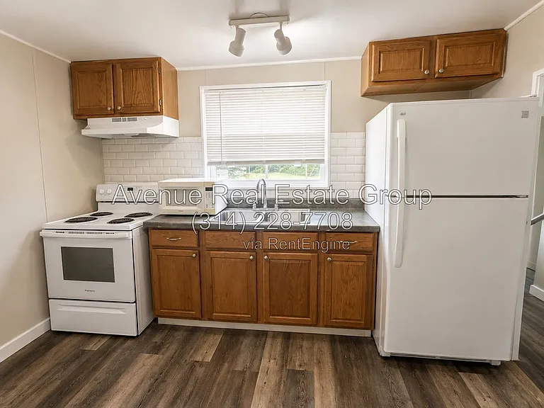 8011 Ellerton Ave — Photo 5