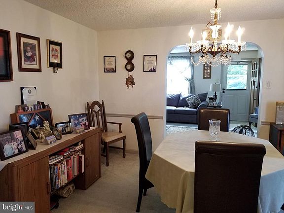 3rd image of 845 Rock Ln