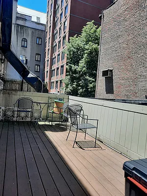 Rented by Green Line Realty | media 7