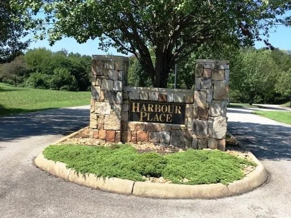 Indian Shadows Dr, Maryville, TN 37801