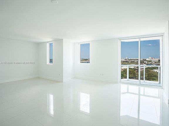 2nd image of 244 Biscayne Blvd #T20