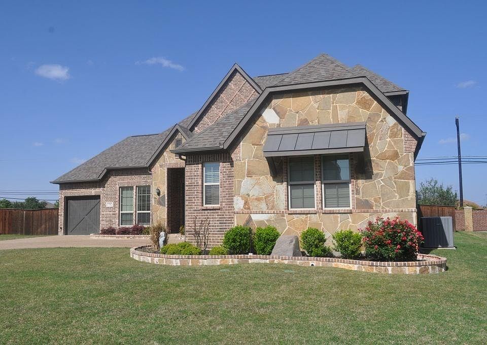 1st image of 702 McGill Ct