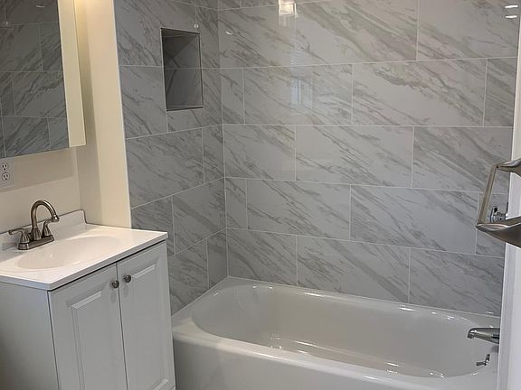 4th image of 8 Westminster Ave #3