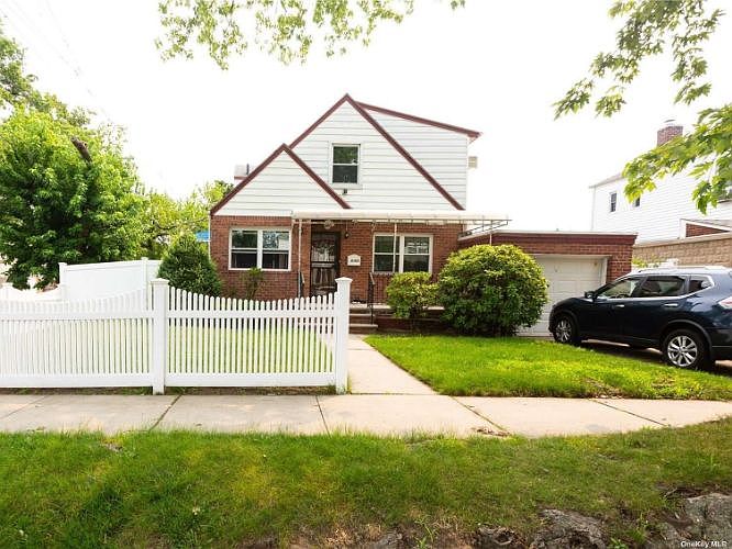 1st image of 81-03 252nd St