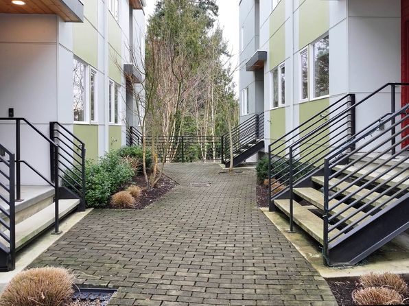 12522 15th Ave NE #B