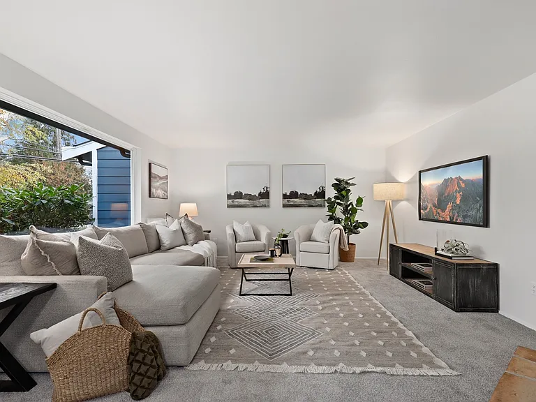3601 NE 145th St — Photo 6