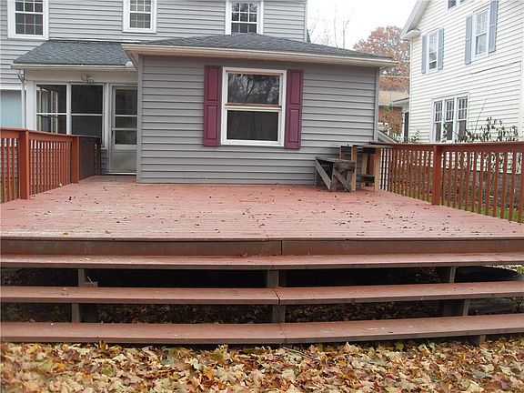 4th image of 1074 S Morgan St
