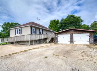 190 S Heaton St, Farmington, IL 61531