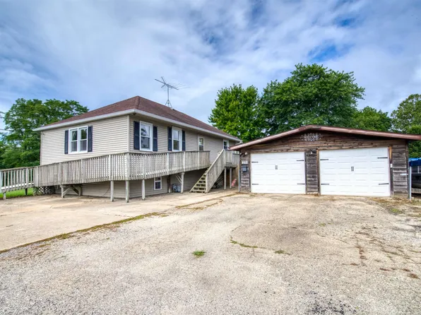 190 S Heaton St, Farmington, IL 61531