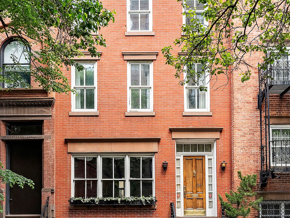 1st image of 241 Waverly Pl #T