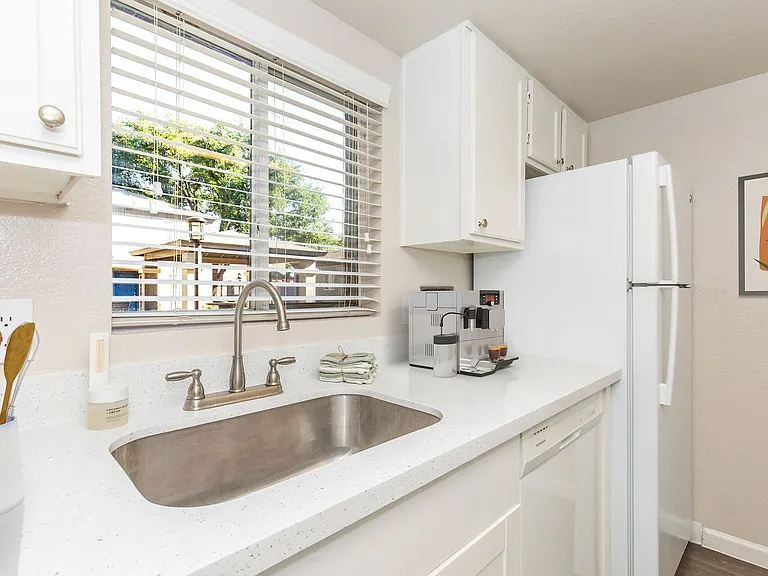Palm Desert Apartments — Photo 69