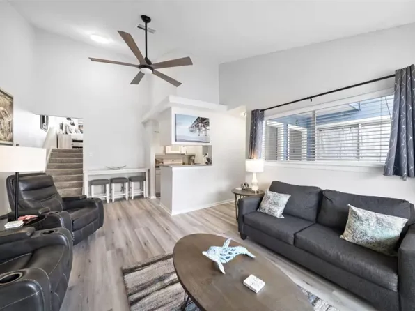 3506 Cove View Blvd APT 606, Galveston, TX 77554