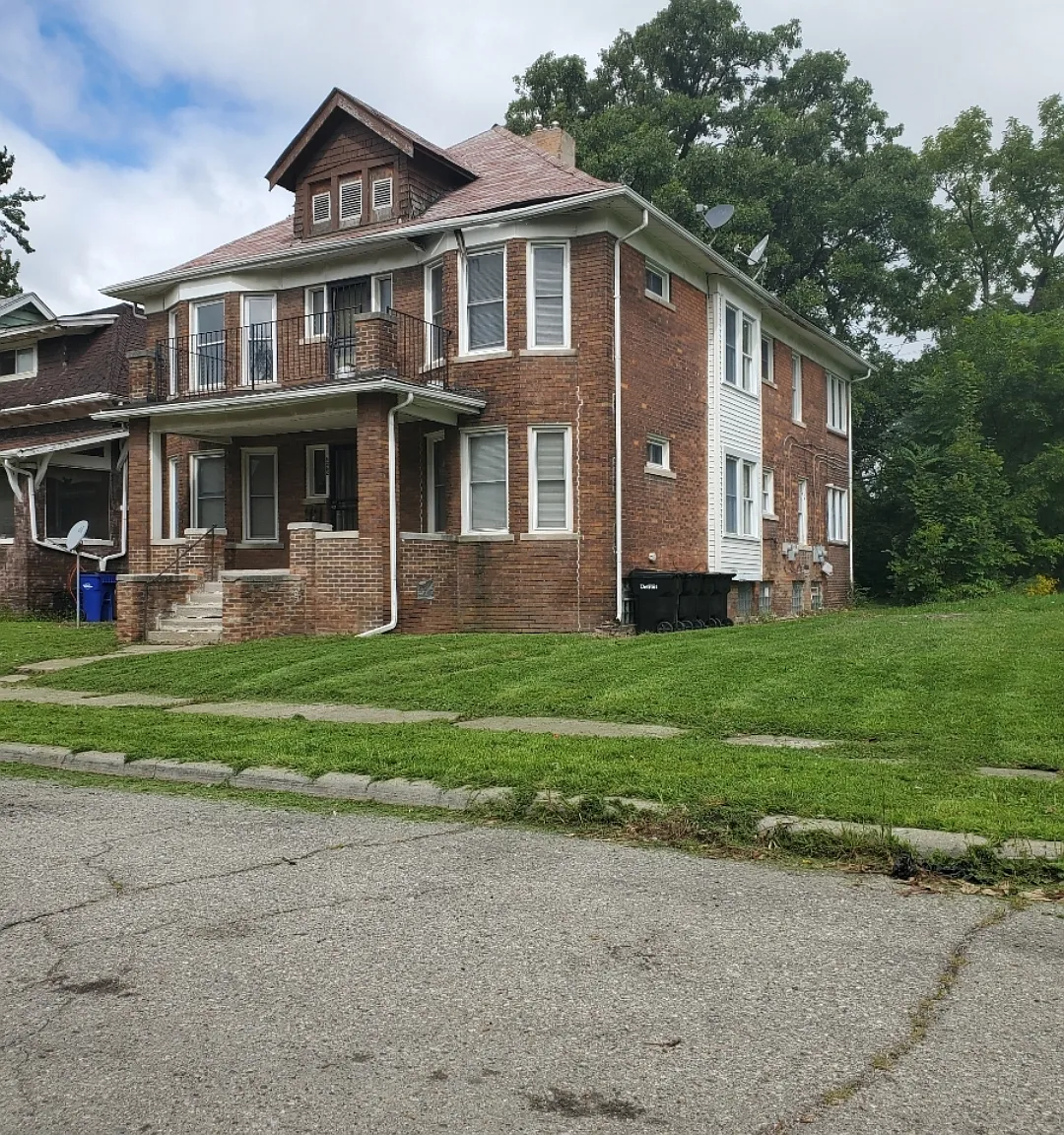 2 bed, 800 sqft, $950 — Photo 1