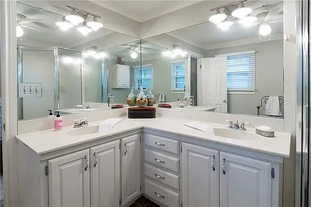 2 bed, 1296 sqft, $1,800 — Photo 2